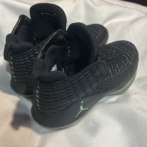 Nike Air Jordan XXXII Black Cat AA1254-003 MID Top Sneaker Youth Sz 4.5 Women 7 - Picture 3 of 10